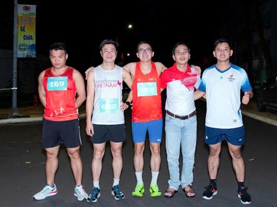 Anh Phạm Lê Anh cho biết luôn cố gắng sát sao với đời sống anh em công nhân, lắng nghe tâm tư, nguyện vọng để kịp thời đề xuất với Đảng ủy và Ban Giám đốc Nhà máy những giải pháp phù hợp nhằm bảo đảm quyền lợi cho người lao động.