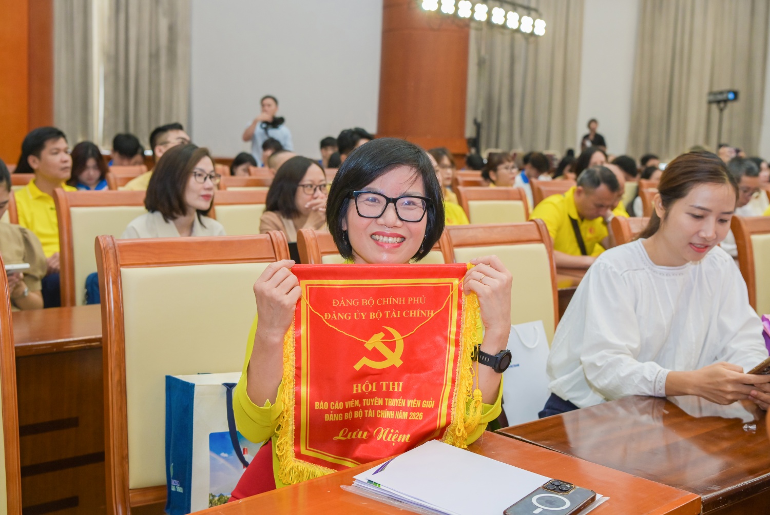 Đồng chí Nguyễn Thị Hoa - Ủy viên Ban Chấp hành Đảng bộ, Phó Chủ nhiệm Thường trực Ủy ban Kiểm tra Đảng ủy Petrovietnam là một trong 13 báo cáo viên tham gia vòng chung khảo.