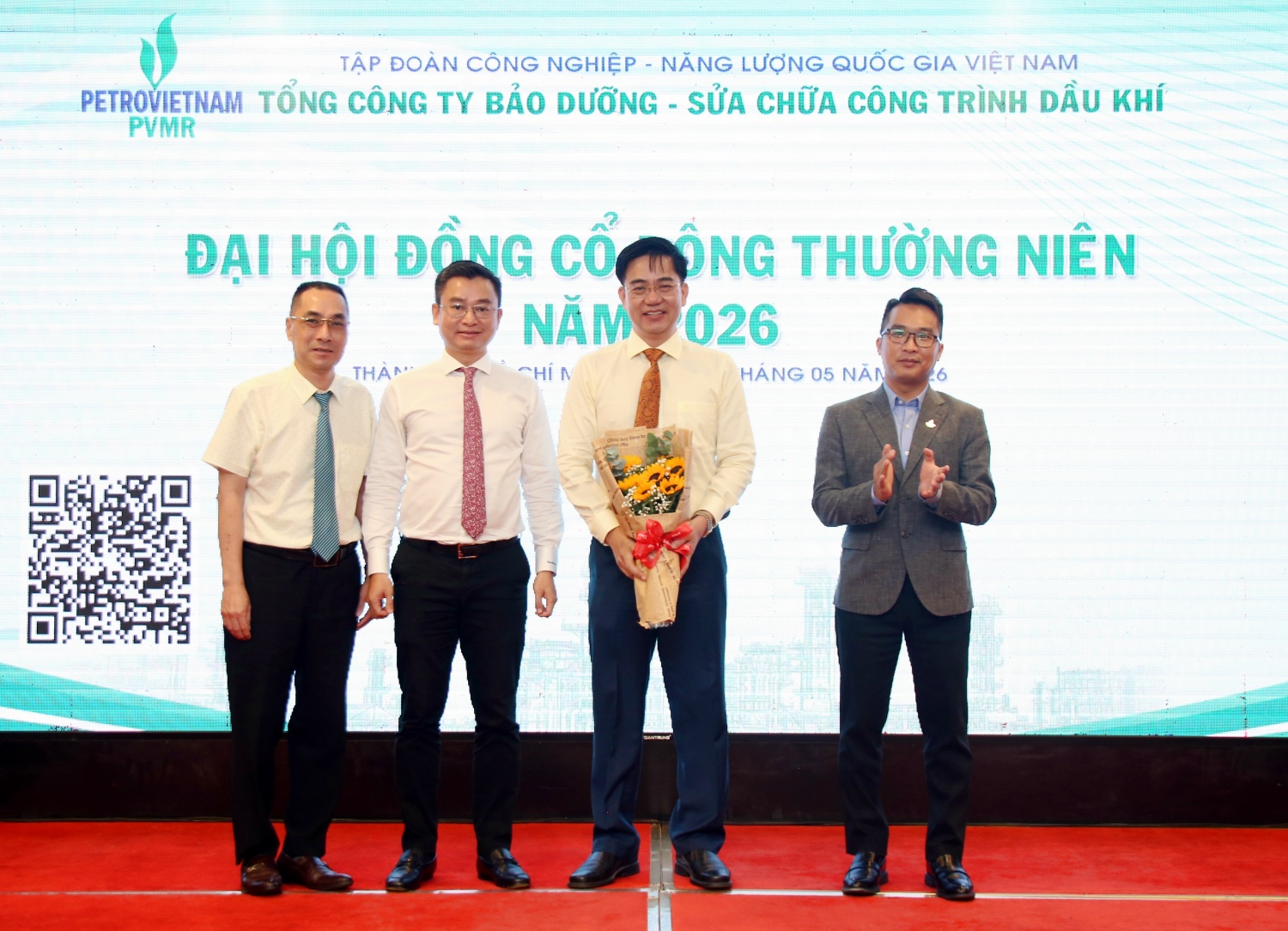 Lãnh đạo mới của PVMR tri ân ông Nguyễn Trung Trí.