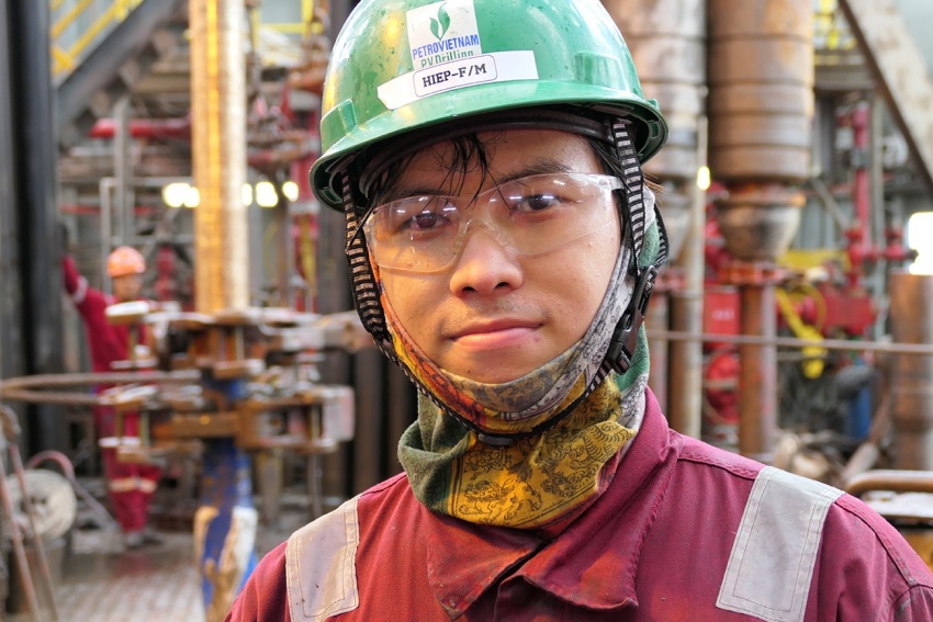 Công nhân khoan Nguyễn Quốc Hiệp.