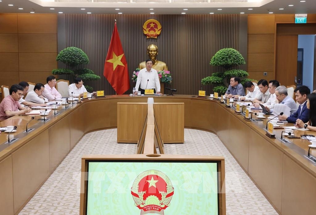 Phó Thủ tướng Phạm Gia Túc yêu cầu bảo đảm chất lượng, nguồn cung và tăng cường truyền thông về xăng E10, khẳng định mọi chính sách triển khai đều hướng tới lợi ích của người dân và doanh nghiệp. (Ảnh: TTXVN)