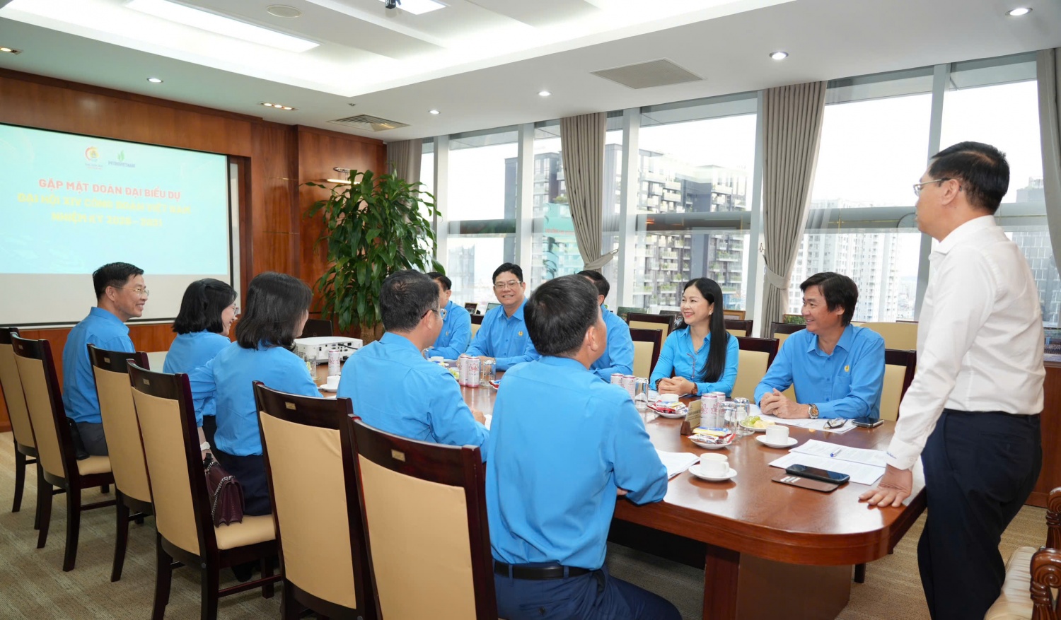 Các đại biểu tham dự buổi gặp mặt