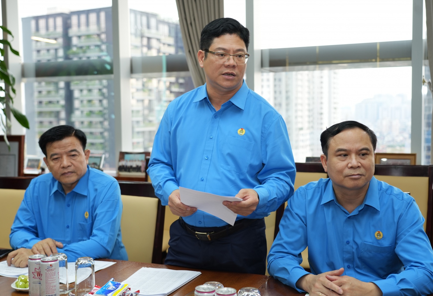 Đồng chí Nguyễn Văn Tá - Uỷ viên BTV, Trưởng ban Công tác Công đoàn Công đoàn Petrovietnam báo cáo tại buổi làm việc