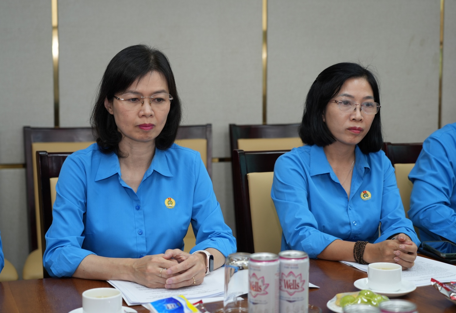 Các đại biểu lắng nghe tại buổi gặp mặt