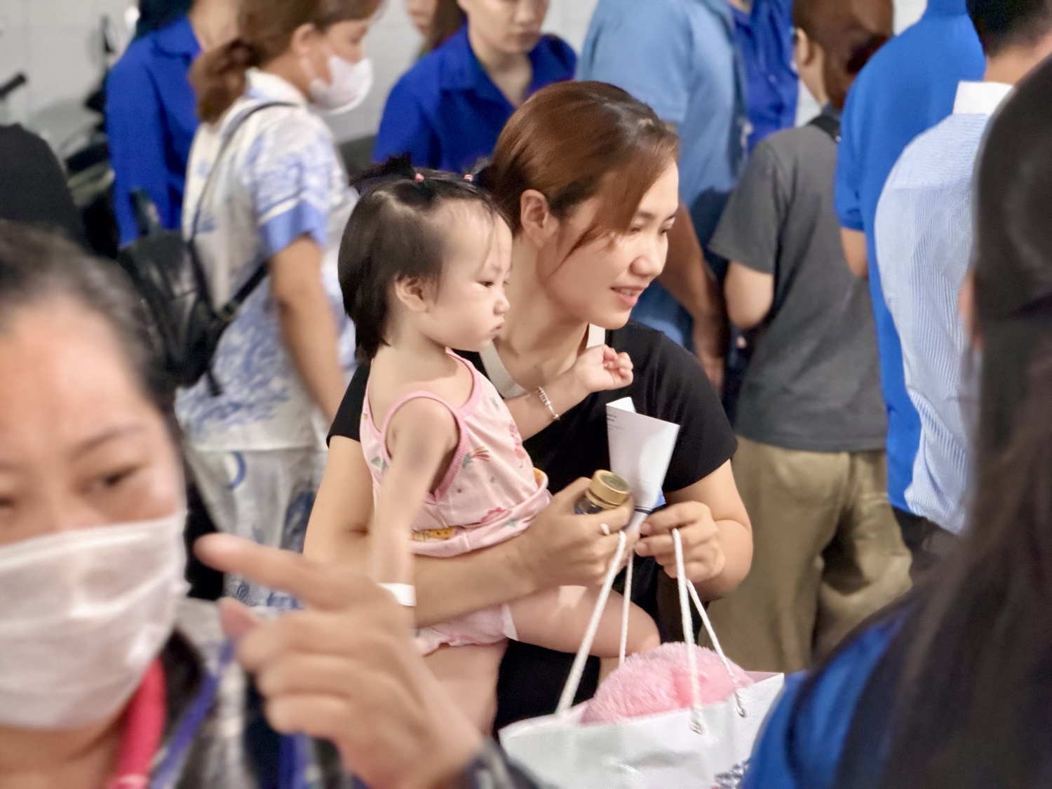 Các hoạt động chăm lo thiếu nhi như Quốc tế Thiếu nhi 1/6, Trung thu, học bổng cho học sinh vượt khó, sân chơi thiếu nhi tại các vùng khó khăn... được Đoàn Thanh niên Petrovietnam duy trì hàng năm như một trong những nhiệm vụ trọng tâm.