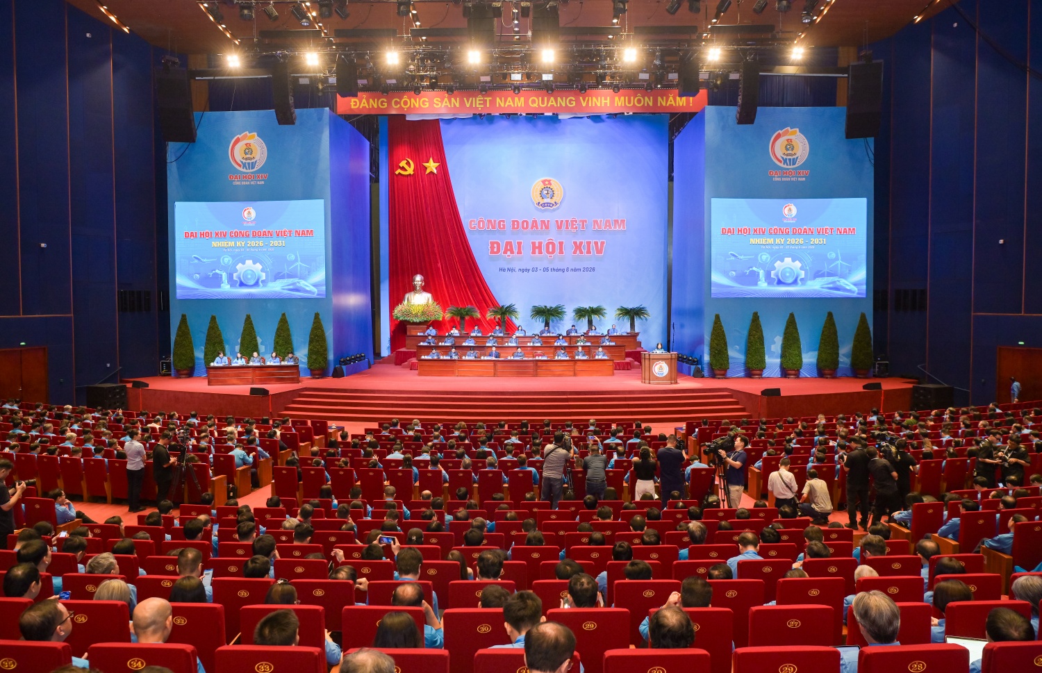 Toàn cảnh Đại hội