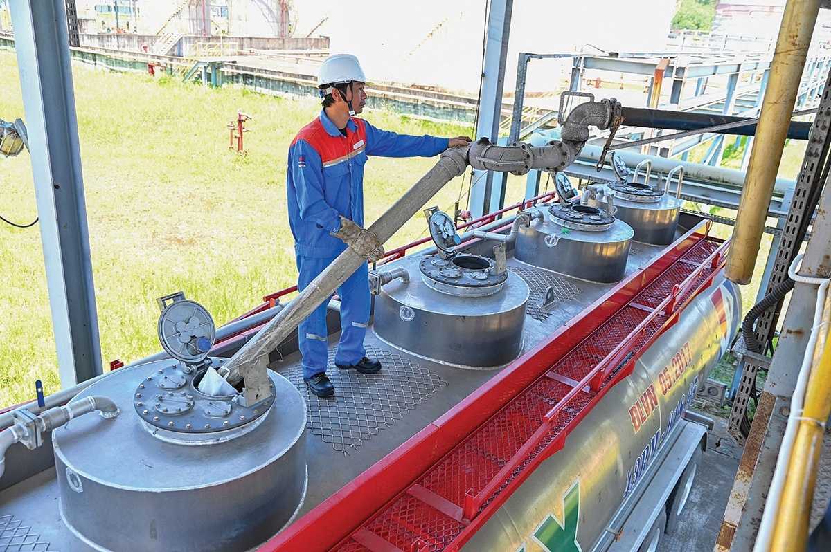 Xuất bán E100 tại Nhà máy Nhiên liệu sinh học dầu khí miền Trung (BSR-BF)