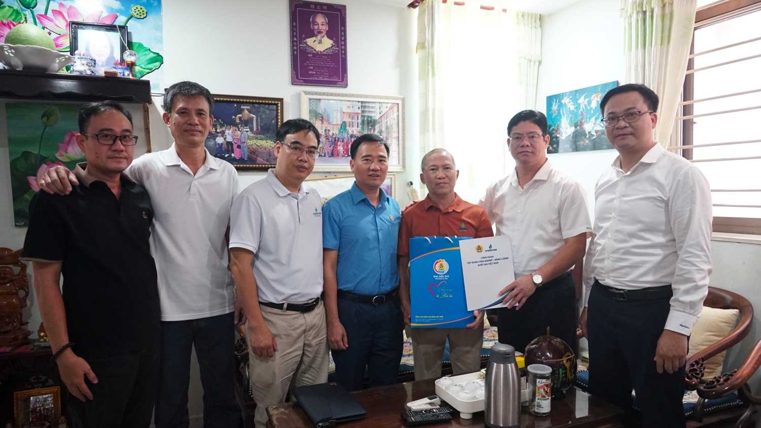 Đoàn đến thăm gia đình anh Đặng Xuân Quang, người lao động PVD Tech.