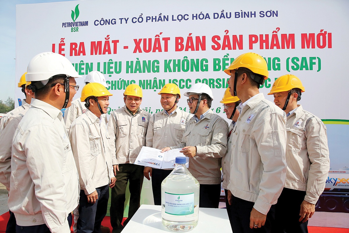 Lễ xuất bán lô nhiên liệu hàng không bền vững (SAF) thương mại đầu tiên tại Nhà máy Lọc dầu Dung Quất vào tháng 6-2025