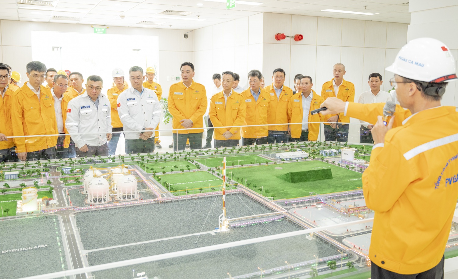 Tổng Giám đốc Petrovietnam Lê Mạnh Cường và đoàn công tác thăm Nhà máy Xử lý khí Cà Mau (GPP Cà Mau)