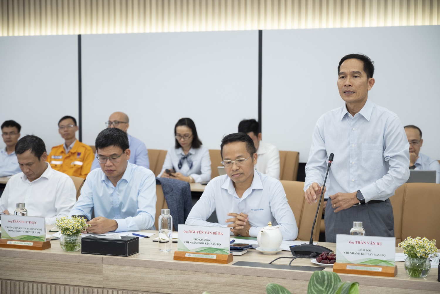 Giám đốc KTN Trần Văn Du báo cáo tình hình hoạt động sản xuất kinh doanh của KTN trong 6 tháng đầu năm 2026