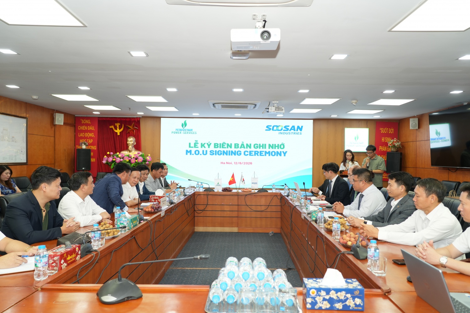 Toàn cảnh buổi lễ ký kết giữa PV Power Services và SOOSAN.