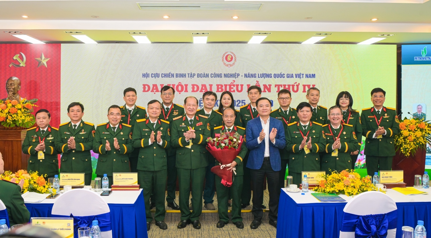 Ban Chấp hành Hội CCB Petrovietnam nhiệm kỳ 2025-2030 ra mắt Đại hội.