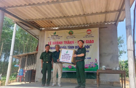 Hội CCB Petrovietnam trao nhà “Nghĩa tình đồng đội” cho cựu thanh niên xung phong tỉnh Quảng Trị.