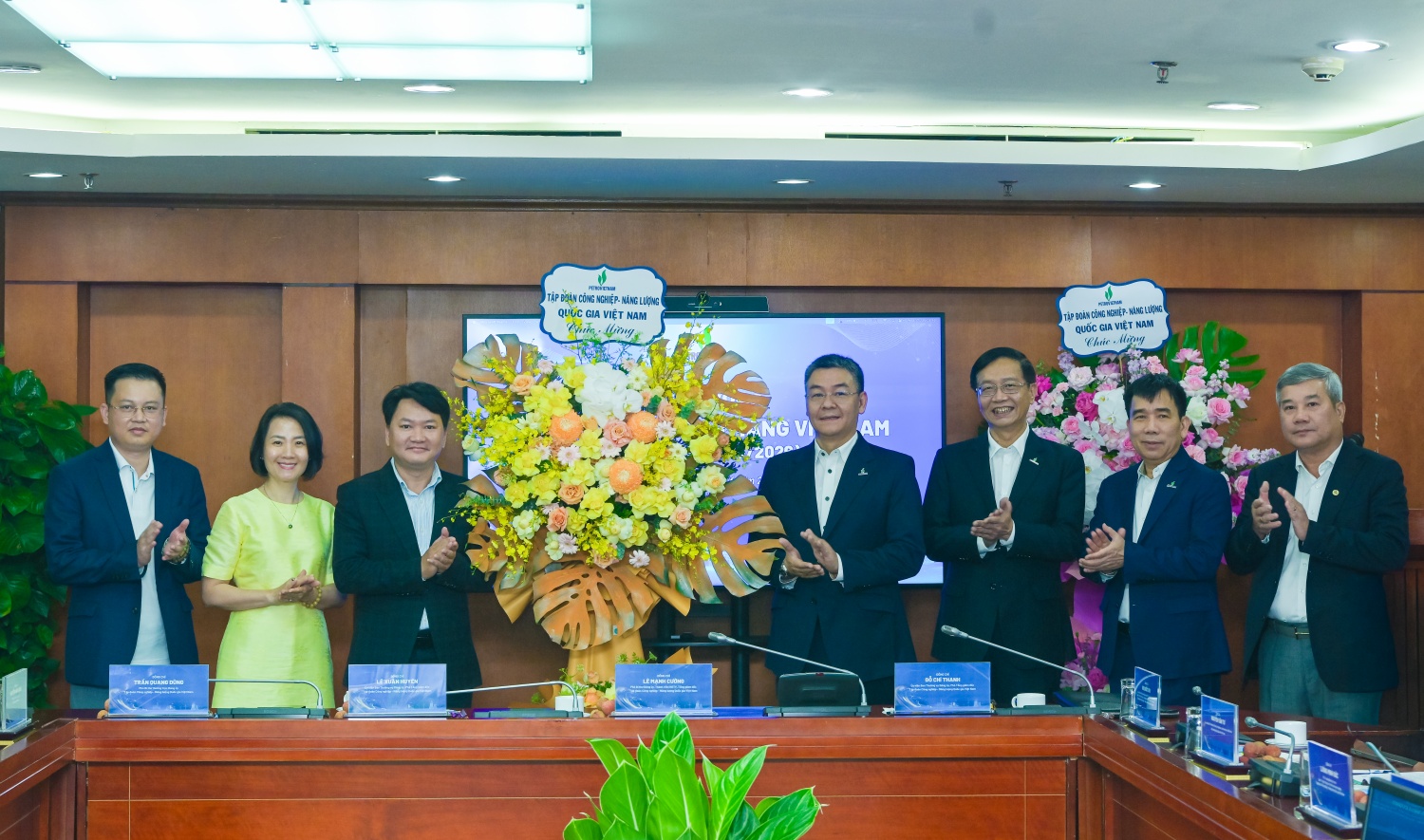 Lãnh đạo Petrovietnam chúc mừng Tạp chí Năng lượng Mới - PetroTimes.