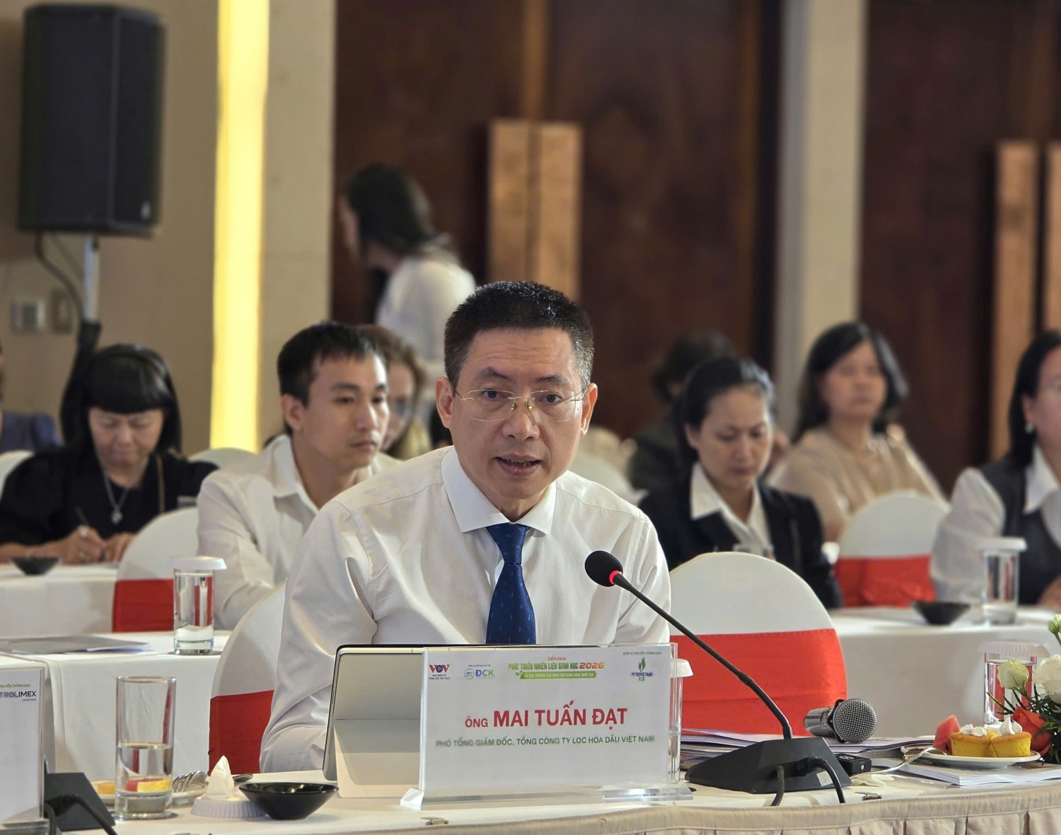 Ông Mai Tuấn Đạt, Phó Tổng giám đốc Tổng Công ty Lọc hóa dầu Việt Nam (BSR): Để chuẩn bị cho lộ trình E10, doanh nghiệp đã chủ động đầu tư nâng cao năng lực phối trộn, đồng thời phối hợp chặt chẽ với Bộ Công Thương và các doanh nghiệp đầu mối nhằm bảo đảm nguồn cung liên tục cho thị trường.