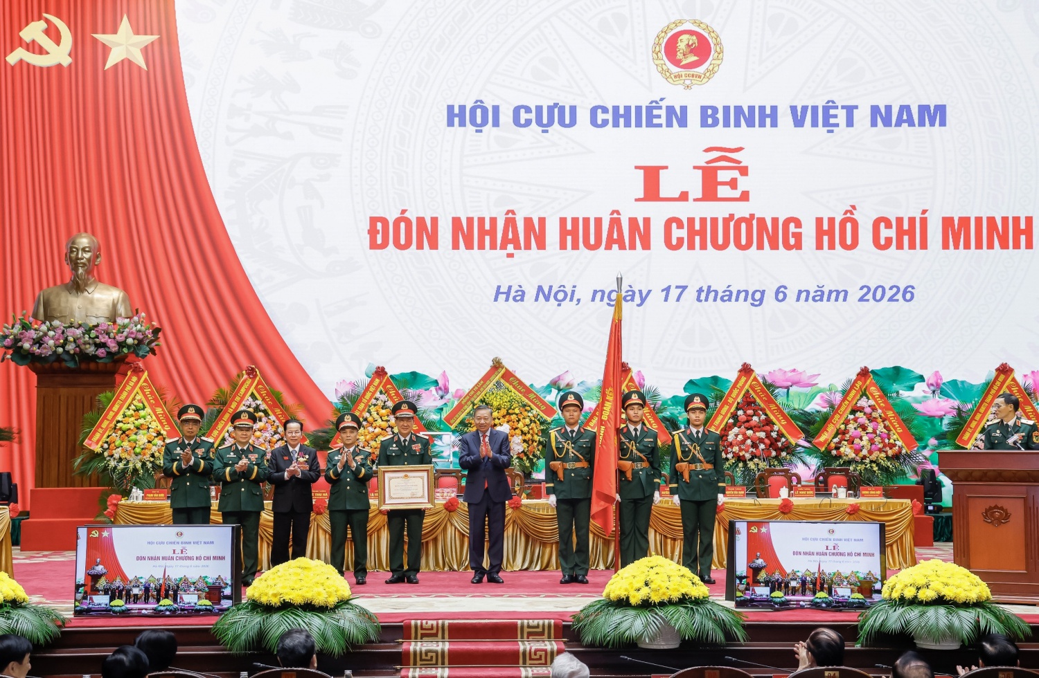 Tổng Bí thư, Chủ tịch nước Tô Lâm trao tặng Huân chương Hồ Chí Minh cho Hội Cựu Chiến binh Việt Nam.