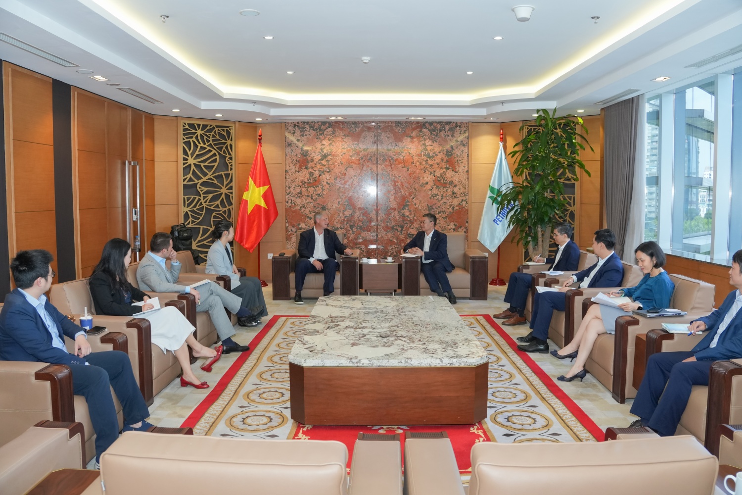 Toàn cảnh buổi làm việc.