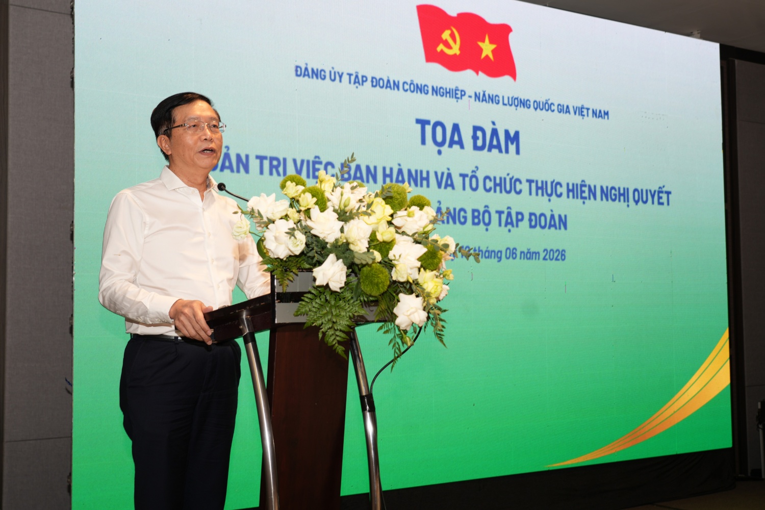 Đồng chí Trần Quang Dũng - Phó Bí thư Thường trực Đảng ủy Petrovietnam phát biểu đề dẫn.