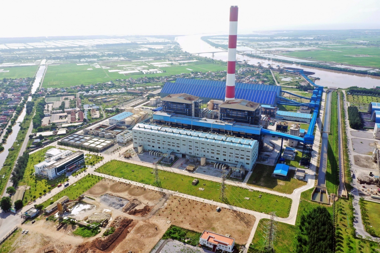 Petrovietnam chuẩn bị nguồn nhiên liệu đầy đủ, ổn định cho các nhà máy điện trong cao điểm nắng nóng mùa khô.