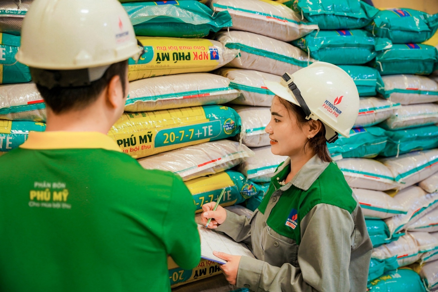 Xây dựng, phát triển đội ngũ cán bộ nữ vững mạnh tiếp tục là một trong những yêu cầu cấp thiết nhằm đáp ứng mục tiêu phát triển trong thời kỳ mới của Petrovietnam.