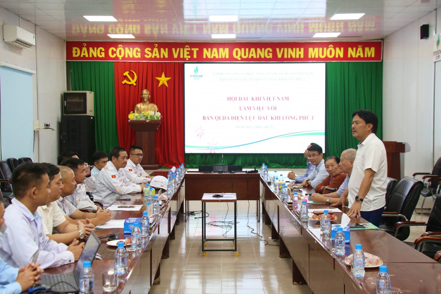 Anh hùng Lao động, TS. Nguyễn Hùng Dũng bày tỏ sự vui mừng trước những bước tiến tích cực của dự án.
