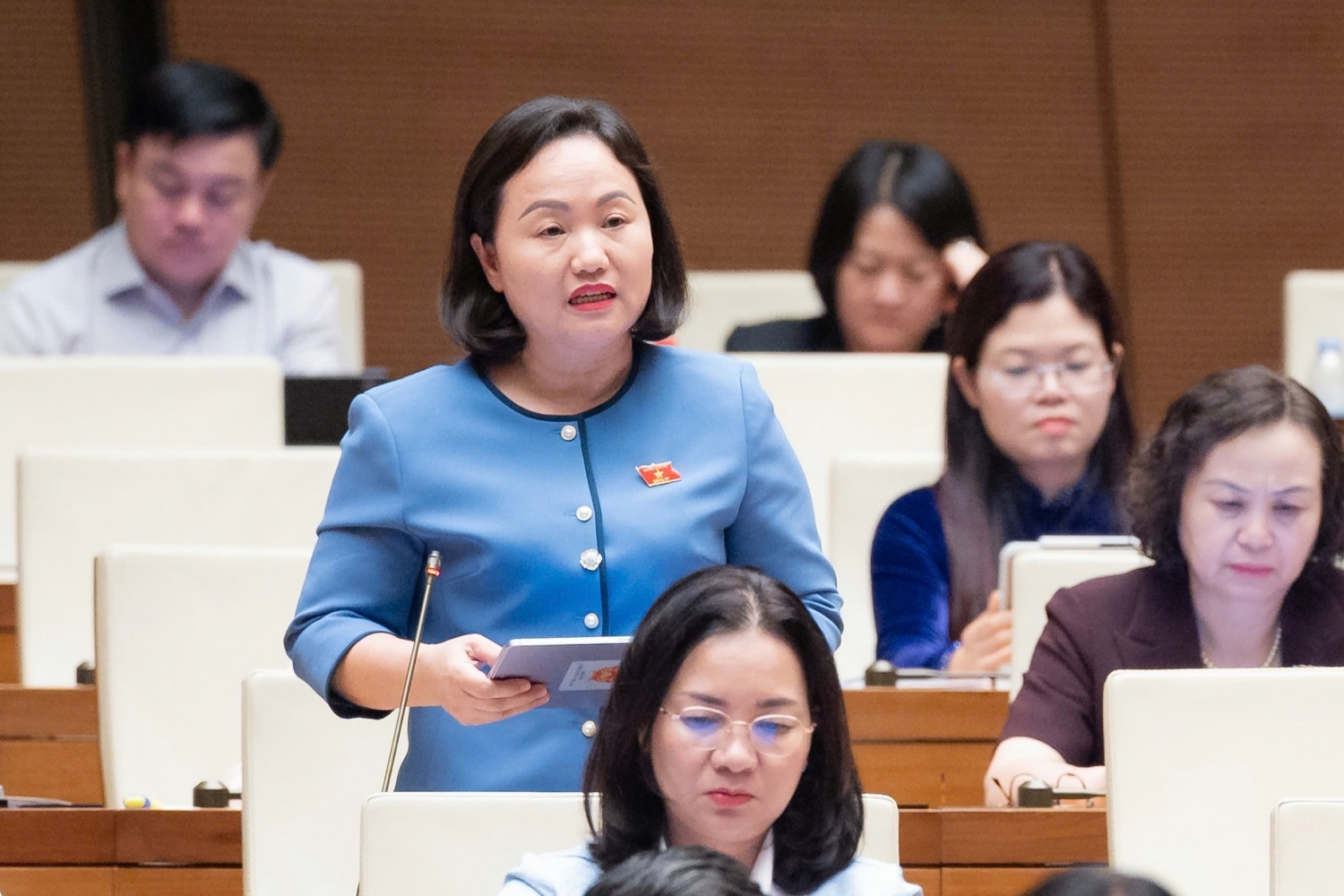 Đại biểu Phạm Thúy Chinh (Đoàn ĐBQH TP Hải Phòng) phát biểu thảo luận tại Kỳ họp thứ nhất Quốc hội khóa XVI.