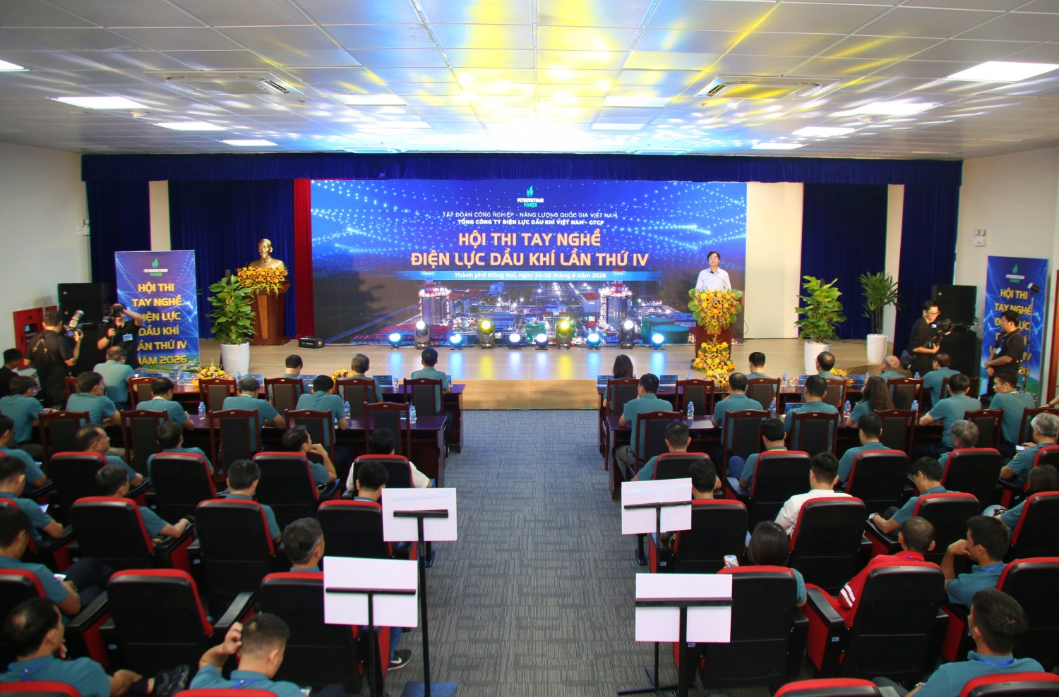Lễ khai mạc Hội thi tay nghề Điện lực Dầu khí lần thứ IV.