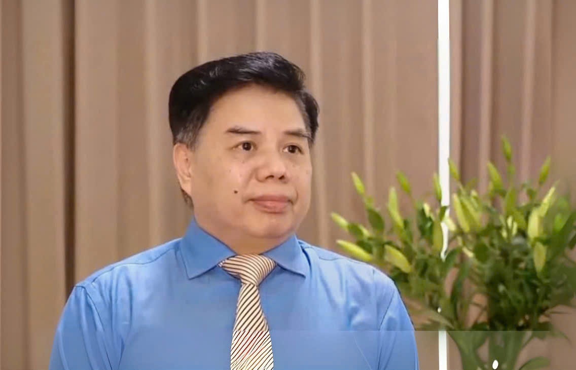 Luật sư Nguyễn Tiến Lập - Luật sư Điều hành Cấp cao VPLS NHQuang và Cộng sự, Trọng tài viên Trung tâm Trọng tài Quốc tế Việt Nam (VIAC).