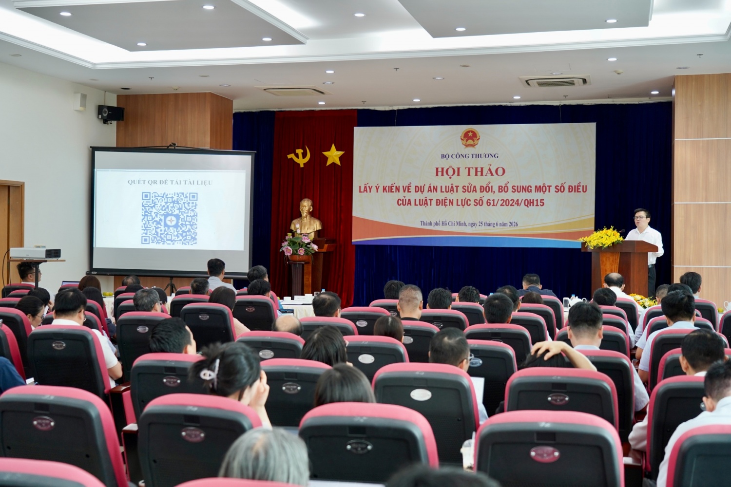 Hội thảo lấy ý kiến về dự án Luật sửa đổi, bổ sung một số điều của Luật Điện lực số 61/2024/QH15.
