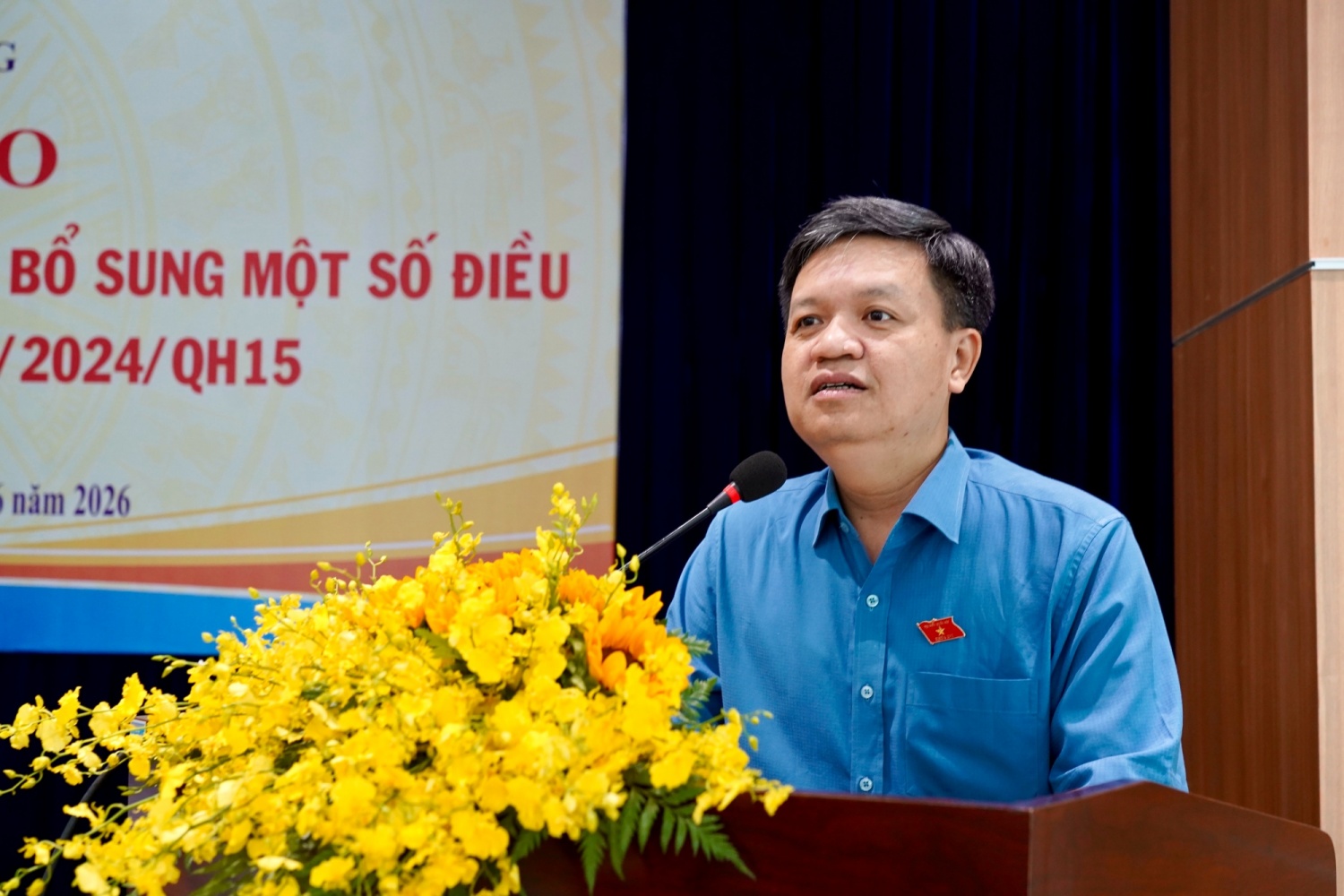 Ông Tạ Đình Thi - Phó Chủ nhiệm Ủy ban Khoa học, Công nghệ và Môi trường của Quốc hội nhấn mạnh, dự thảo luật cần được tiếp tục rà soát theo hướng căn cơ, đồng bộ, tạo cơ chế đặc thù, vượt trội cho phát triển nguồn và lưới điện, huy động mạnh mẽ các nguồn lực đầu tư.