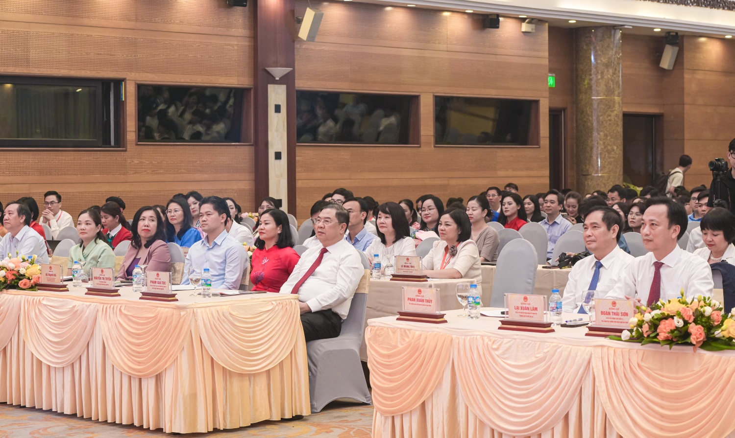 Các đại biểu tham dự