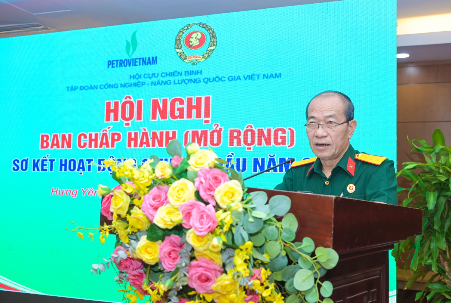 Đồng chí Phạm Quang Dũng, Ủy viên Ban Thường vụ Trung ương Hội CCB Việt Nam, Chủ tịch Hội CCB Petrovietnam phát biểu tại hội nghị.