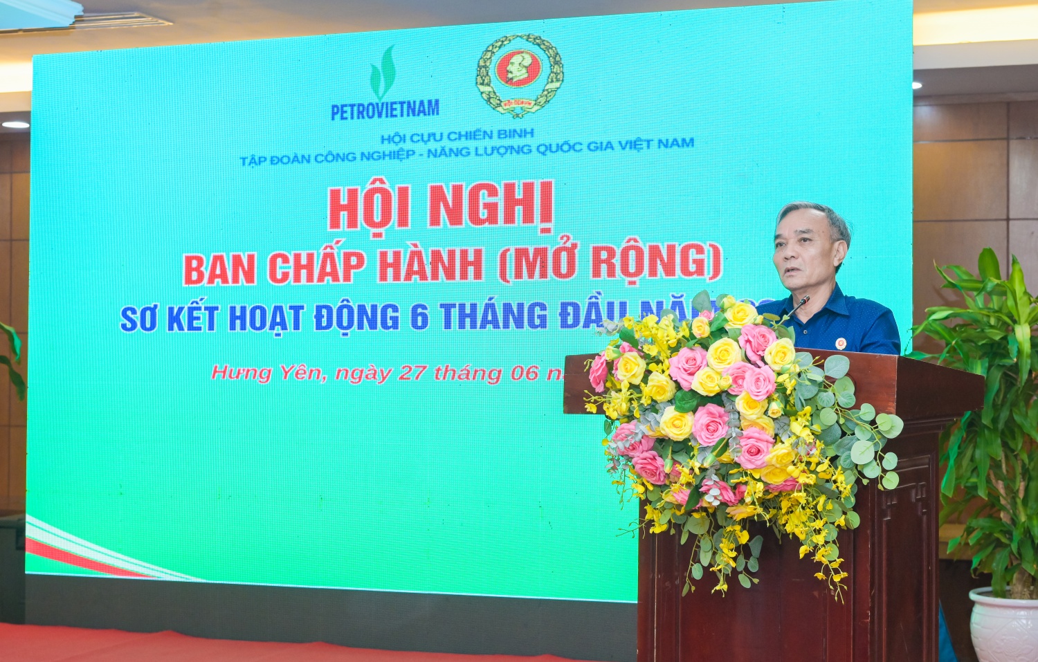 Thượng tướng Phạm Hồng Hương - Phó Chủ tịch Hội CCB Việt Nam phát biểu tại hội nghị.