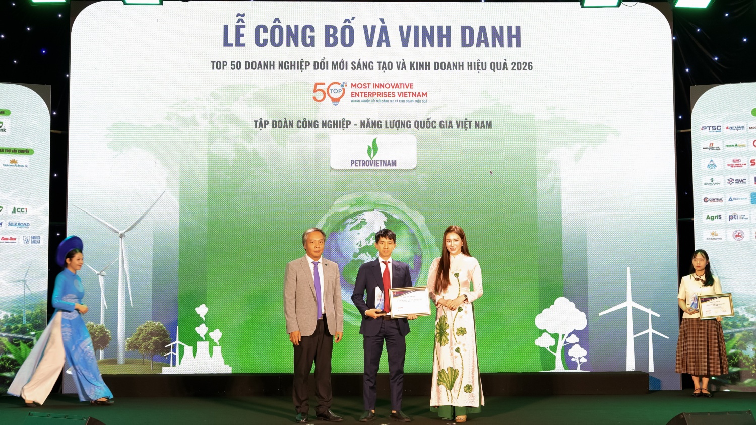 Petrovietnam được vinh danh tại hạng mục Top 50 Doanh nghiệp Đổi mới sáng tạo và Kinh doanh hiệu quả 2026 (VIE50).