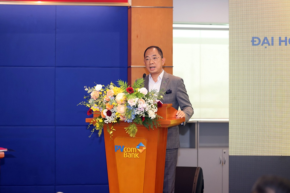 Ông Cao Hoài Dương - Phó Tổng Giám đốc Tập đoàn Công nghiệp - Năng lượng Quốc gia Việt Nam, đại diện Lãnh đạo Petrovietnam khẳng định sẽ tiếp tục đồng hành và hỗ trợ tốt nhất cho PVcomBank trên hành trình phát triển bền vững