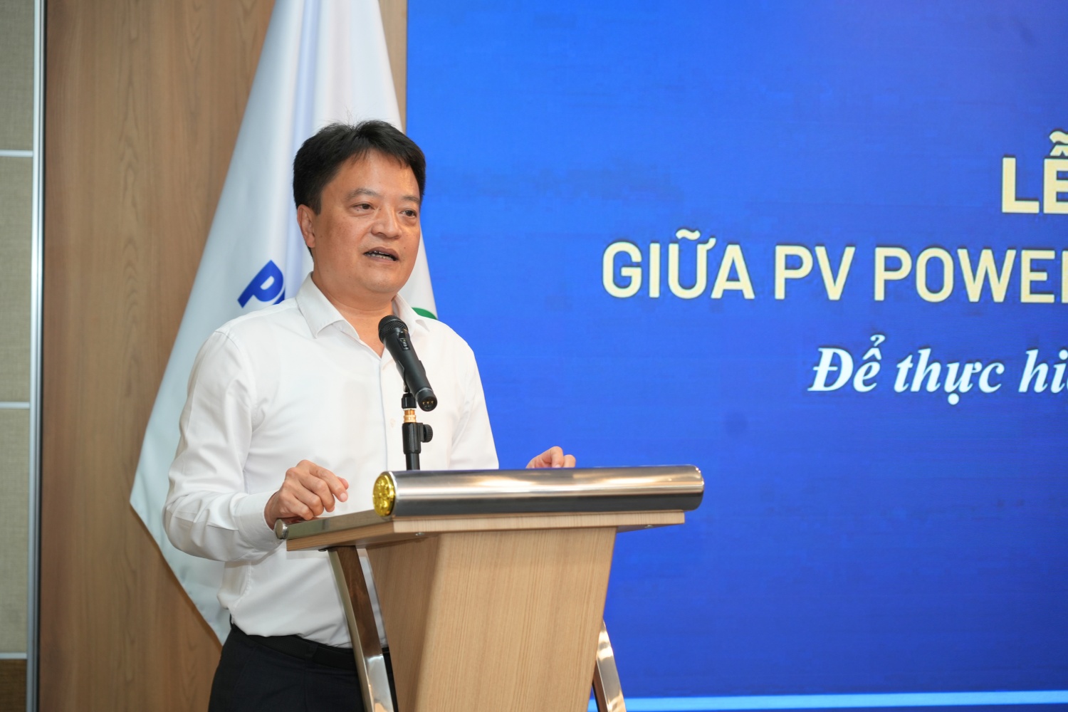Đồng chí Hoàng Văn Quang, Bí thư Đảng ủy, Chủ tịch HĐQT PV Power phát biểu tại buổi lễ.