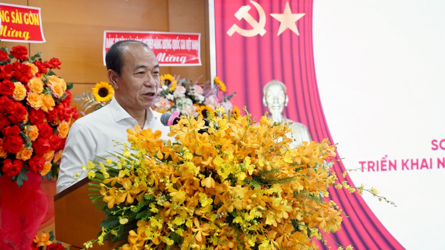 Ông Phạm Quang Dũng ghi nhận, đánh giá cao tinh thần nghiêm túc, nền nếp trong tổ chức sinh hoạt Đảng của Đảng bộ PQPOC, trong bối cảnh Đảng bộ đã được chuyển giao về trực thuộc Đảng ủy phường Sài Gòn theo chủ trương sắp xếp tổ chức Đảng trong các tập đoàn kinh tế, tổng công ty, ngân hàng thương mại nhà nước.