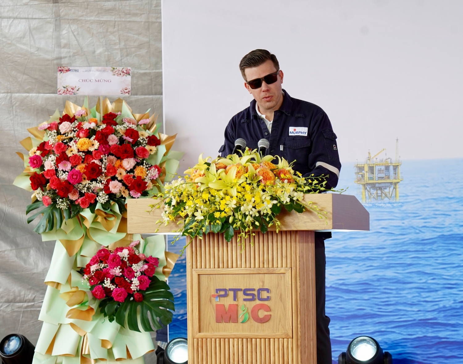 Ông Jason Ritchie, Giám đốc Phát triển Dự án LDV-A đánh giá cột mốc load-out là kết quả của sự hợp tác hiệu quả giữa Petrovietnam, Murphy Oil, SK Earthon, PVEP và PTSC M&C.