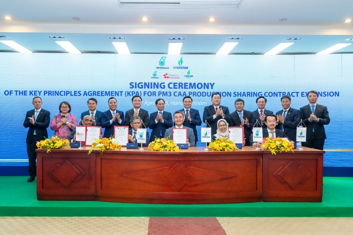 Petrovietnam và Petronas ký kết hợp đồng hợp tác tại Lô PM3 CAA.