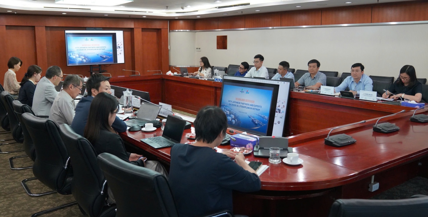 Toàn cảnh buổi trao đổi kinh nghiệm xây dựng chiến lược dự trữ dầu thô giữa VPI và JICA.