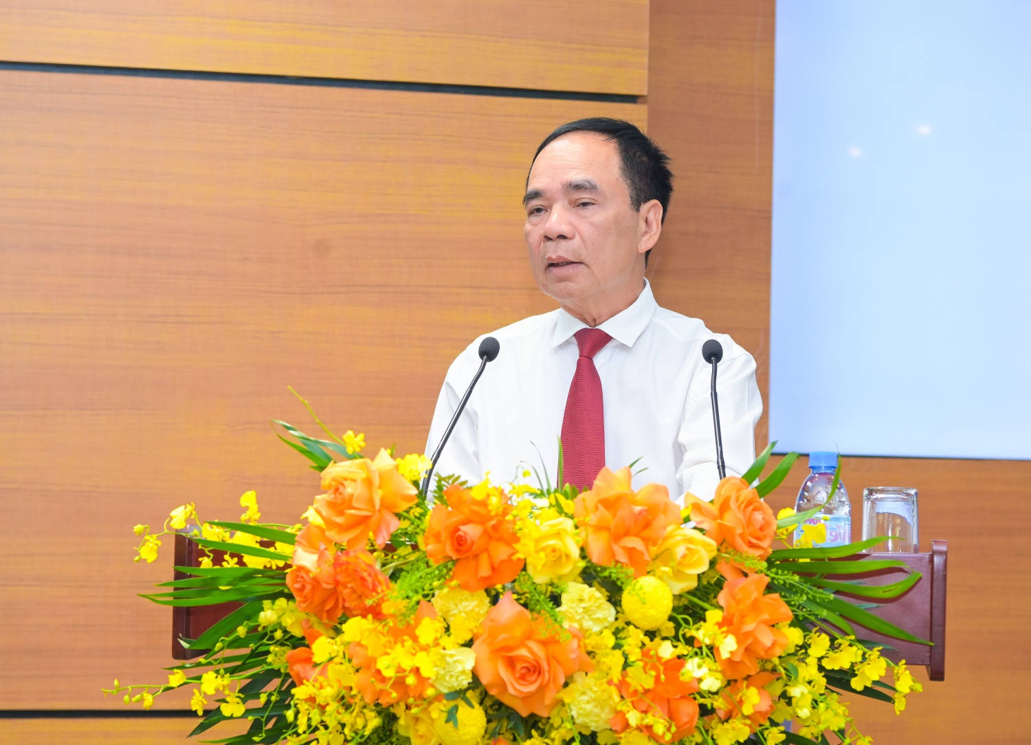 TS Nguyễn Quốc Thập - Chủ tịch Hội Dầu khí Việt Nam: Ngành dầu khí - năng lượng đang đứng trước nhiều cơ hội và thách thức đan xen.