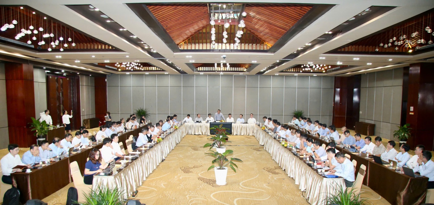 Toàn cảnh Hội thảo “Nâng cao hiệu quả quản lý an toàn trong điều kiện duy trì sản xuất kinh doanh liên tục”.