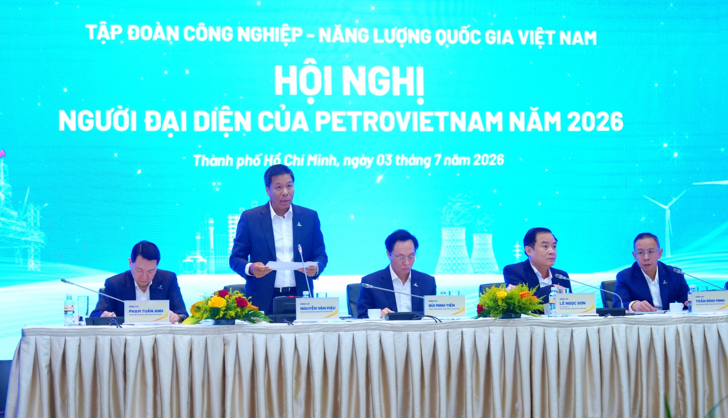 Thành viên HĐTV Petrovietnam Nguyễn Văn Mậu điều hành Hội nghị
