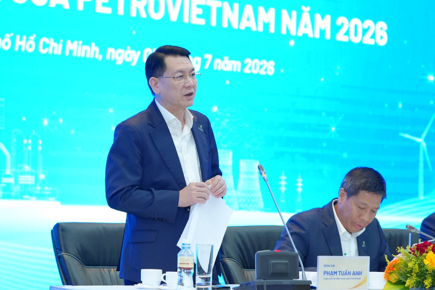 Thành viên HĐTV Petrovietnam Phạm Tuấn Anh điều hành Hội nghị