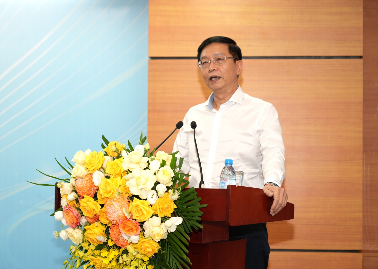 Đồng chí Trần Quang Dũng - Phó Bí thư thường trực Đảng ủy Tập đoàn phát biểu tại lễ khai giảng.