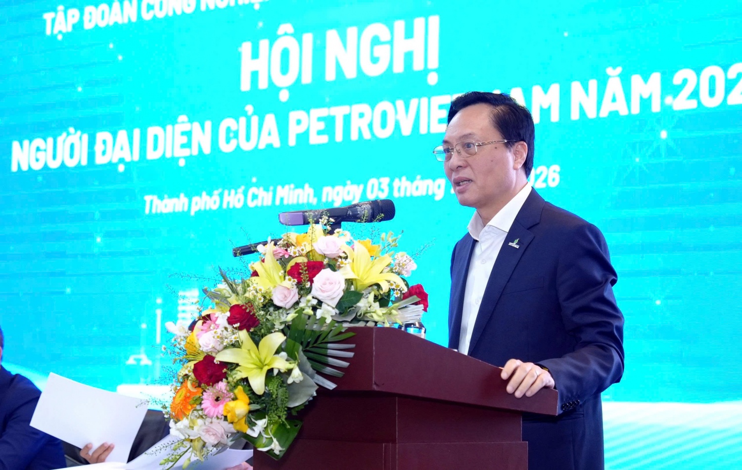 Trình bày chuyên đề về quản trị và thực thi Chiến lược phát triển Petrovietnam đến năm 2030, tầm nhìn đến năm 2050, ông Bùi Minh Tiến - Thành viên HĐTV Petrovietnam nhấn mạnh yêu cầu biến mục tiêu lớn thành kế hoạch hành động cụ thể, rõ việc, rõ người, rõ nguồn lực, rõ tiến độ, rõ cơ chế kiểm tra và rõ trách nhiệm thực thi.