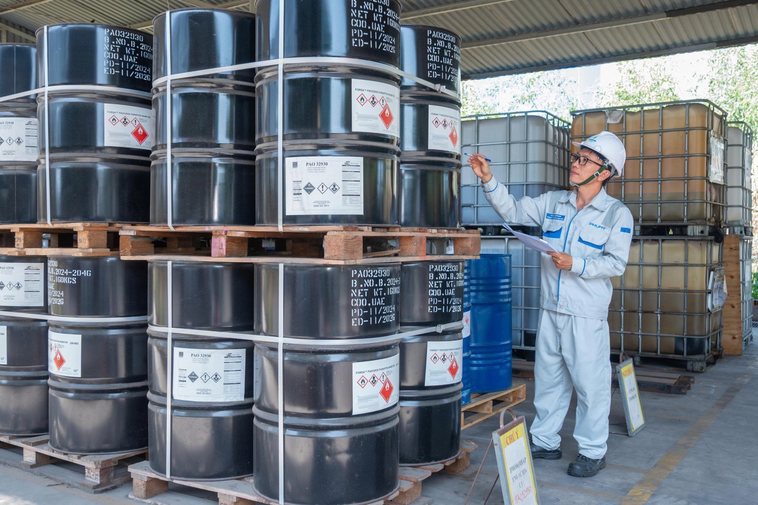PVFCCo - Phú Mỹ từng bước mở rộng lĩnh vực hóa chất, hướng tới gia tăng tỷ trọng các sản phẩm có giá trị gia tăng cao trong cơ cấu sản xuất - kinh doanh.