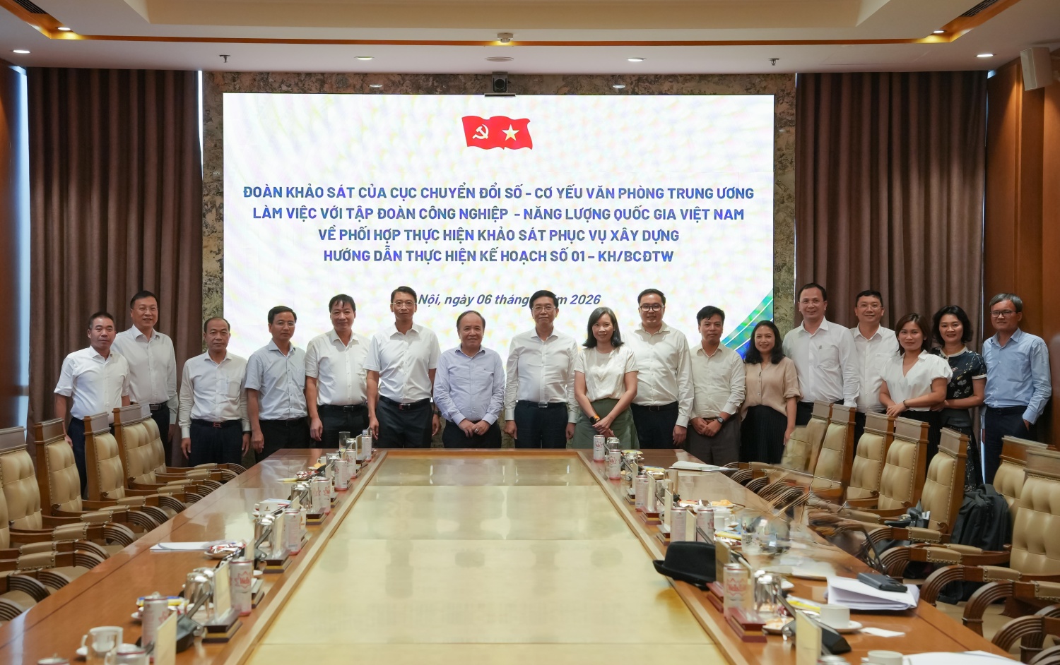 Buổi làm việc diễn ra trong không khí cởi mở, thẳng thắn và trách nhiệm, thể hiện quyết tâm của Petrovietnam trong việc triển khai hiệu quả Nghị quyết số 57-NQ/TW và Kế hoạch số 01-KH/BCĐTW.