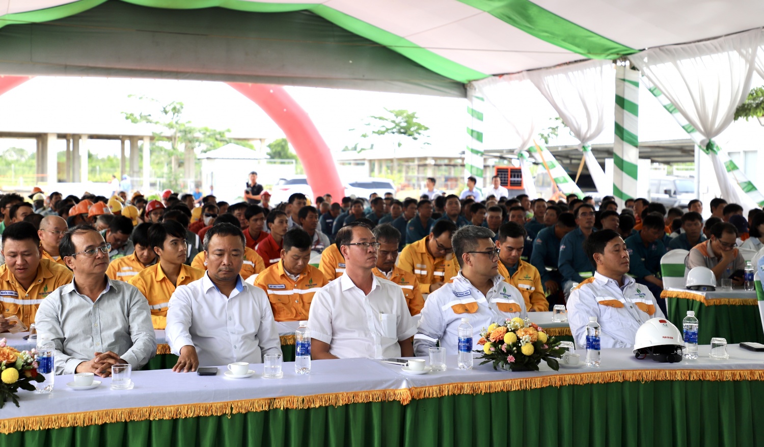Các đại biểu tham dự lễ
